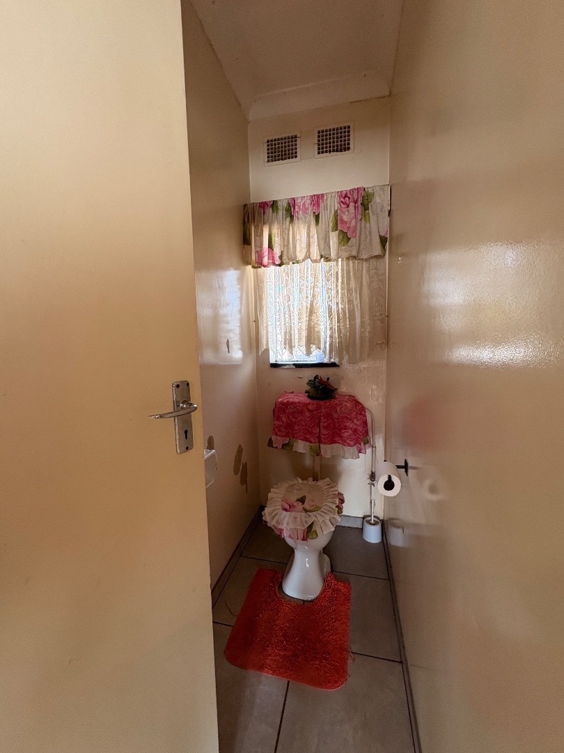 4 Bedroom Property for Sale in Lourenspark North West